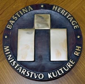 The author of that symbol/sign is the sculptor Damir Mataušić