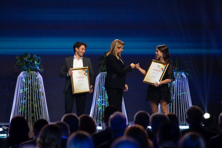 Slika /2021_ilustrac_f/211029_dhtnagrade1.JPG