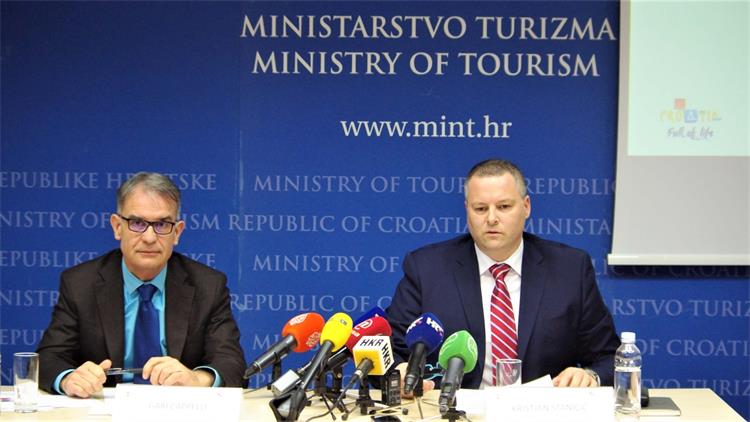 Slika /AA_2018_b-fotke/180115_mintpress001.jpg