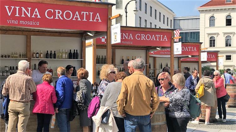 Slika /AA_2018_b-fotke/vijesti/180518_wittelsbacherplatz1.jpg