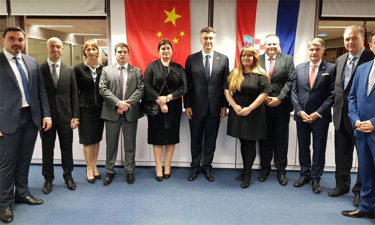 Slika /AA_2018_b-fotke/vijesti/181105_HTZ_Kina_1.jpg
